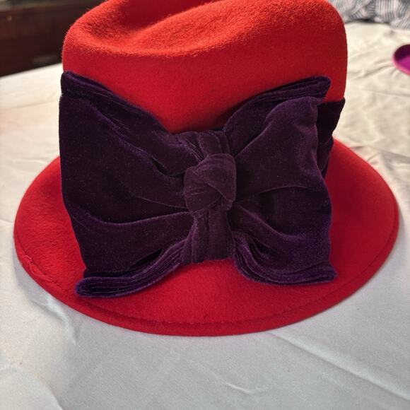 Cute Vintage Wool Cloche Fedora Red/Purple Derby Hat One Size Fits - Picture 1 of 5
